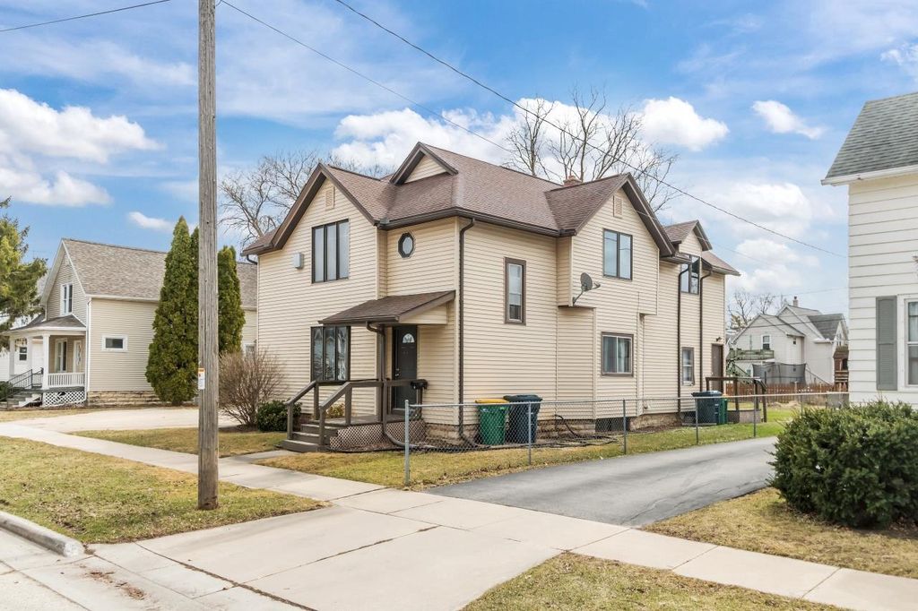 Photo of 28 E 11th STREET, Fond Du Lac, WI 54935 (MLS # 50323087)