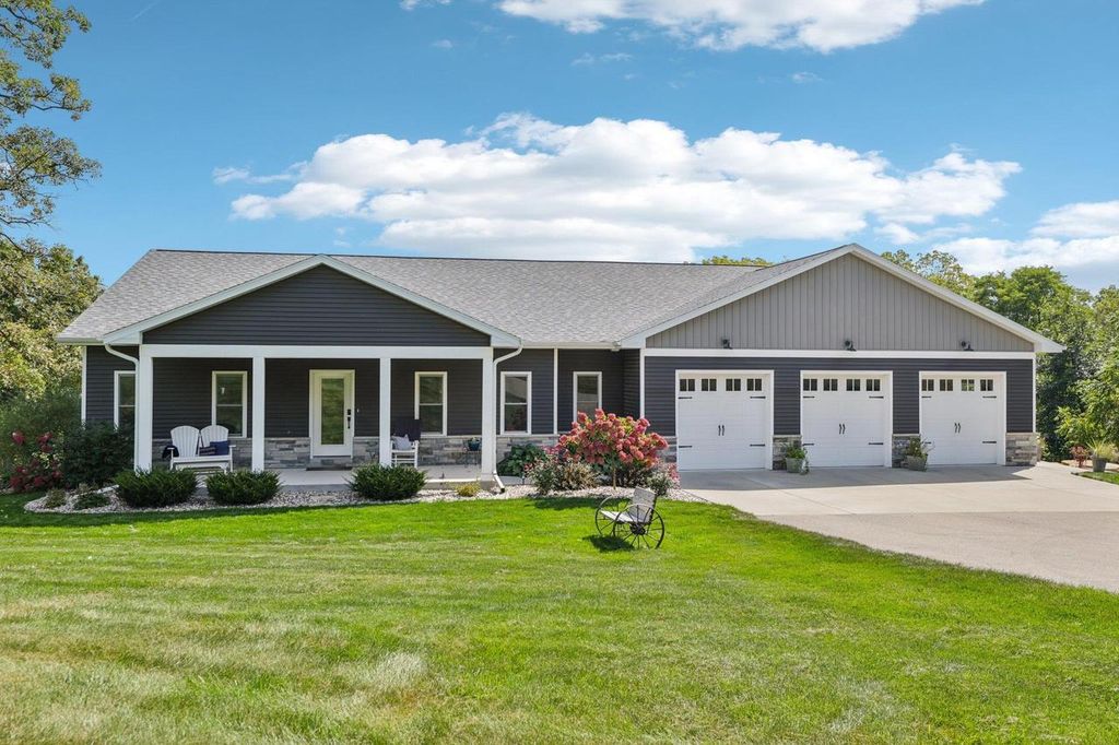 Photo of 4650 Penny LANE, Dodgeville, WI 53533 (MLS # 2018871)