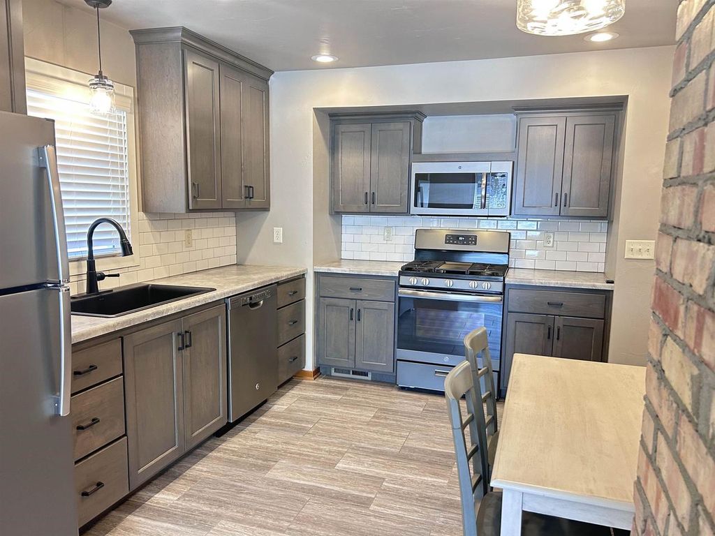 Photo of 1740 13th AVENUE, Green Bay, WI 54304 (MLS # 50325528)