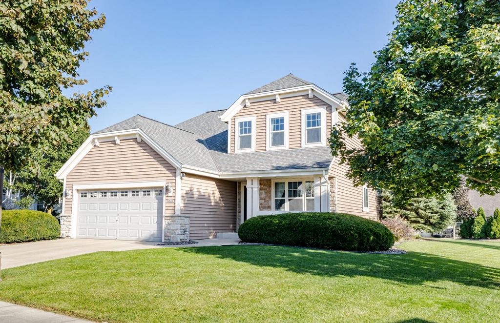 Photo of 3823 Valley Creek DRIVE, Waukesha, WI 53189 (MLS # 1938231)