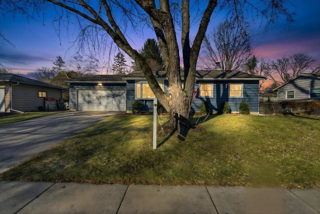 Photo of 5934 Meadowood DRIVE, Madison, WI 53711 (MLS # 2014441)