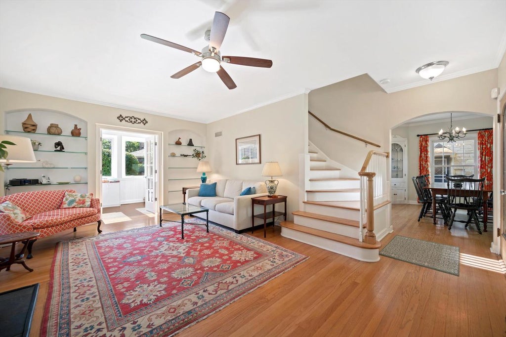 Photo of 4652 N Wildwood AVENUE, Whitefish Bay, WI 53211 (MLS # 1968411)