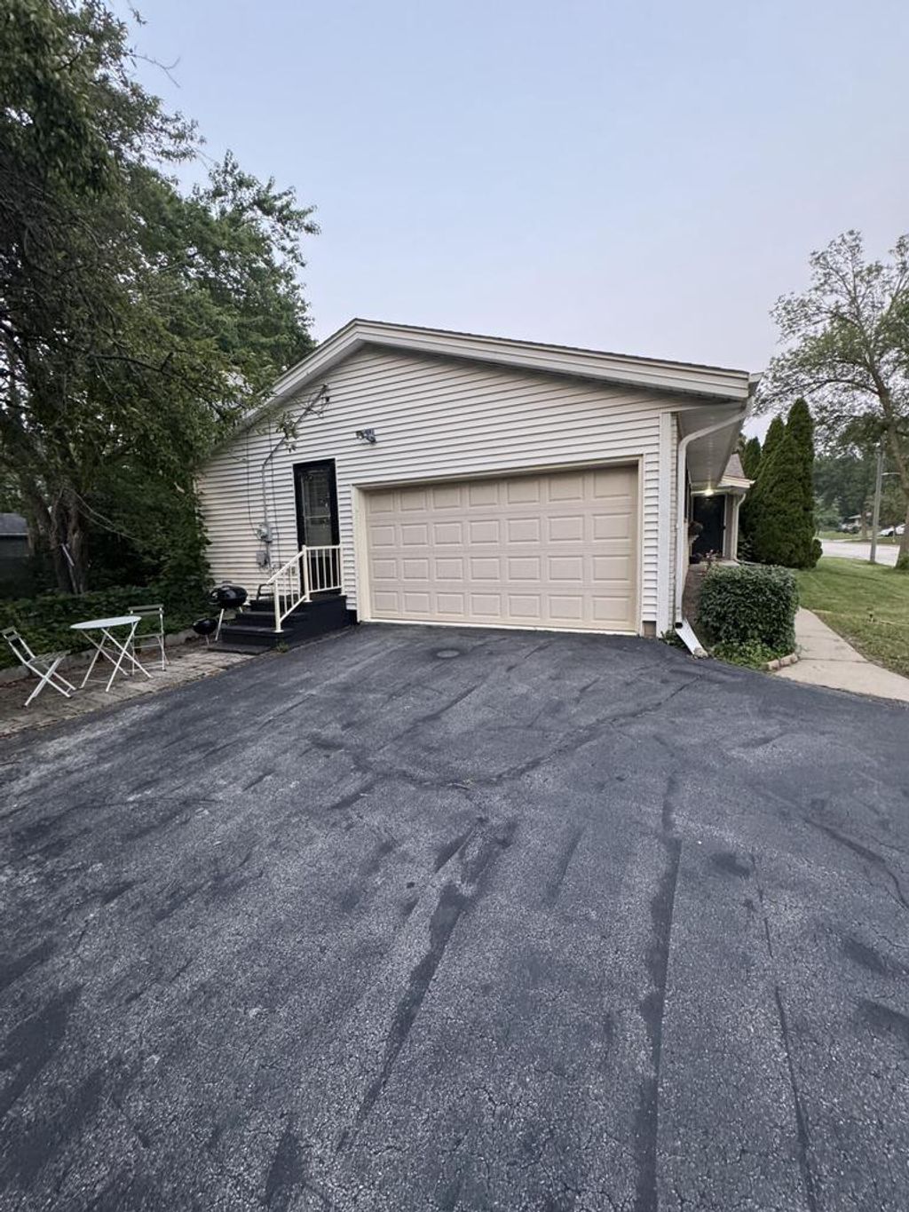 Photo of 9404 W Hope AVENUE, Wauwatosa, WI 53222 (MLS # 1938102)