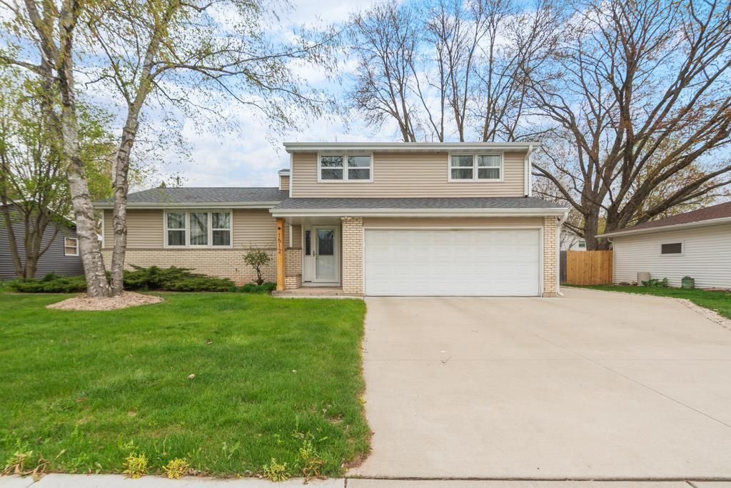 Photo of 1512 Cormier ROAD, Green Bay, WI 54313 (MLS # 50324894)