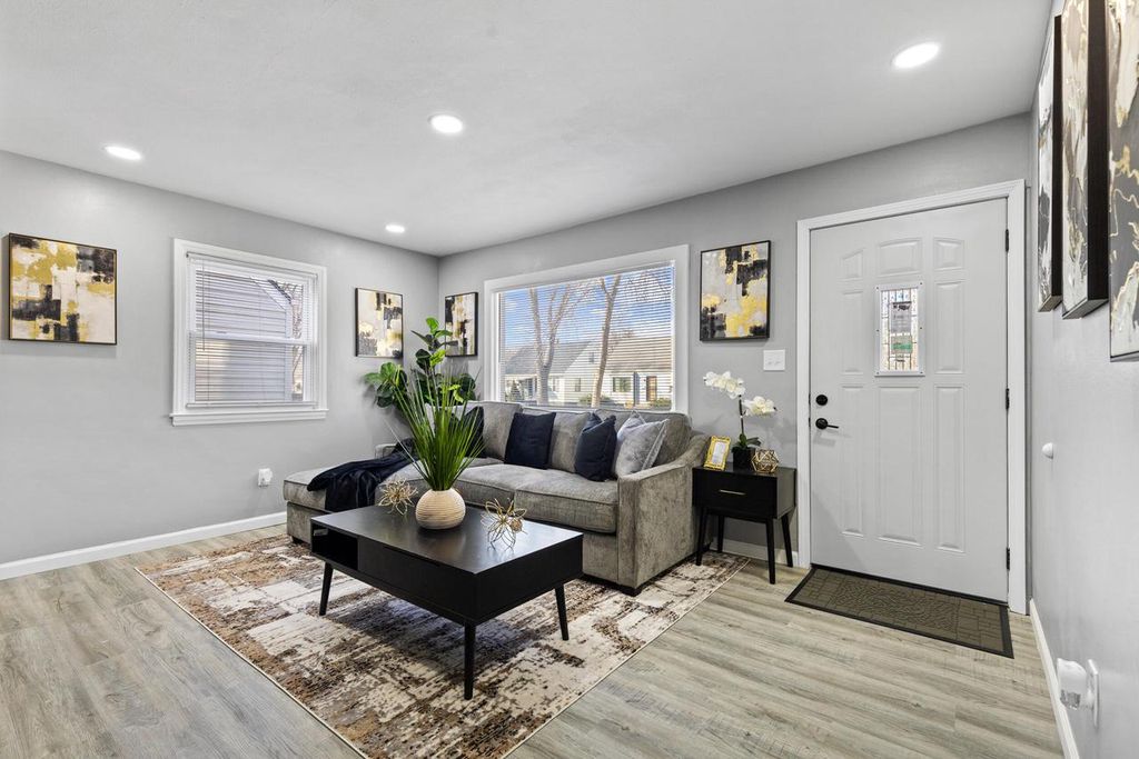 Photo of 4570 N 44th STREET, Milwaukee, WI 53218 (MLS # 1951112)