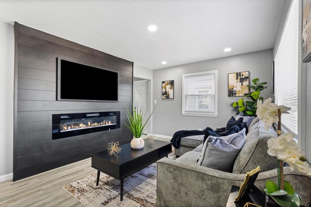 Photo of 4570 N 44th STREET, Milwaukee, WI 53218 (MLS # 1951112)