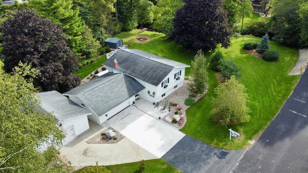 Photo of N6277 Creek ROAD, Fond Du Lac, WI 54937 (MLS # 50332892)