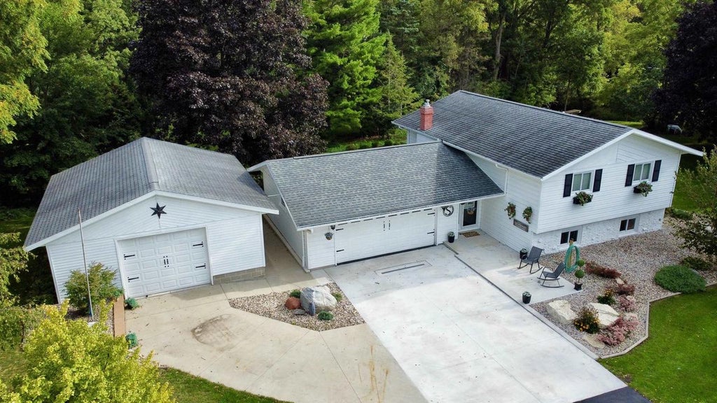 Photo of N6277 Creek ROAD, Fond Du Lac, WI 54937 (MLS # 50332892)