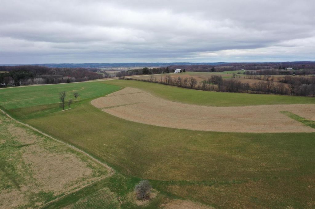 Photo of 814 Chisholm LANE, Port Washington, WI 53074 (MLS # 1944119)