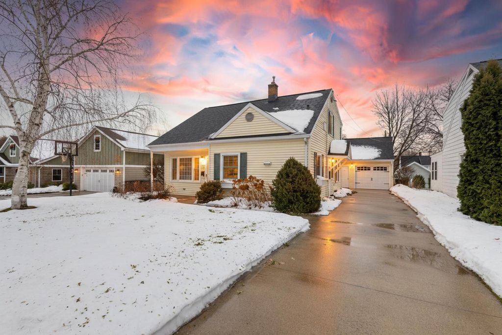 Photo of 710 Cedar STREET, Neenah, WI 54956 (MLS # 50319406)