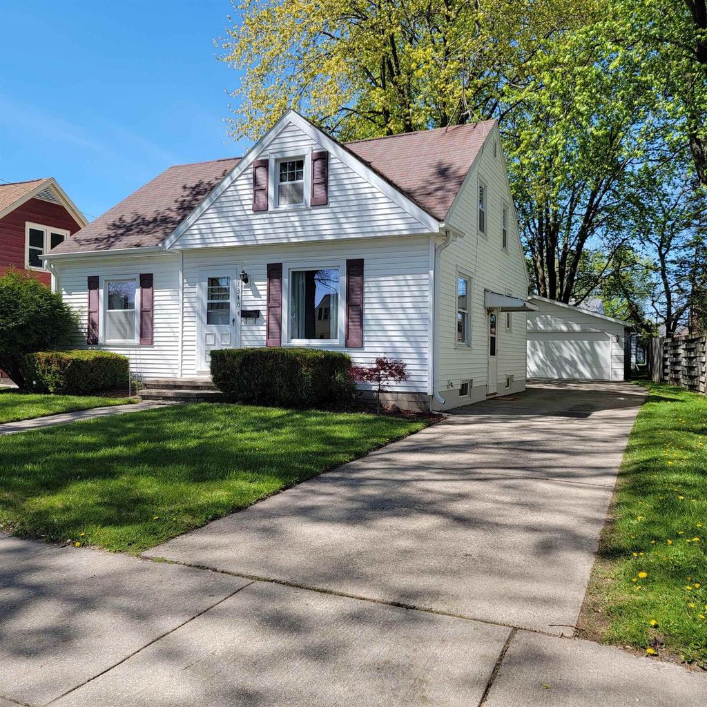 Photo of 1340 W Spring STREET, Appleton, WI 54914 (MLS # 50325633)