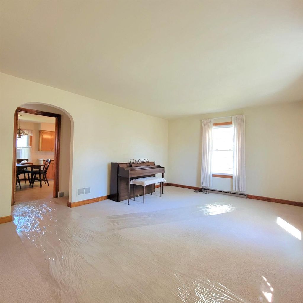 Photo of 1340 W Spring STREET, Appleton, WI 54914 (MLS # 50325633)