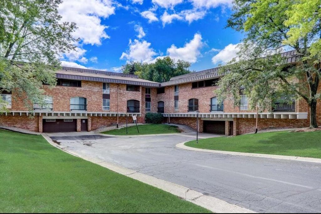 Photo of 4155 W Rivers Edge CIRCLE #24, Brown Deer, WI 53209 (MLS # 1936032)