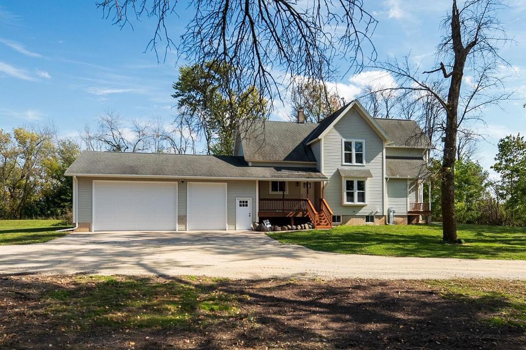 Photo of W1898 Cottonville COURT, Berlin, WI 54923 (MLS # 50316247)