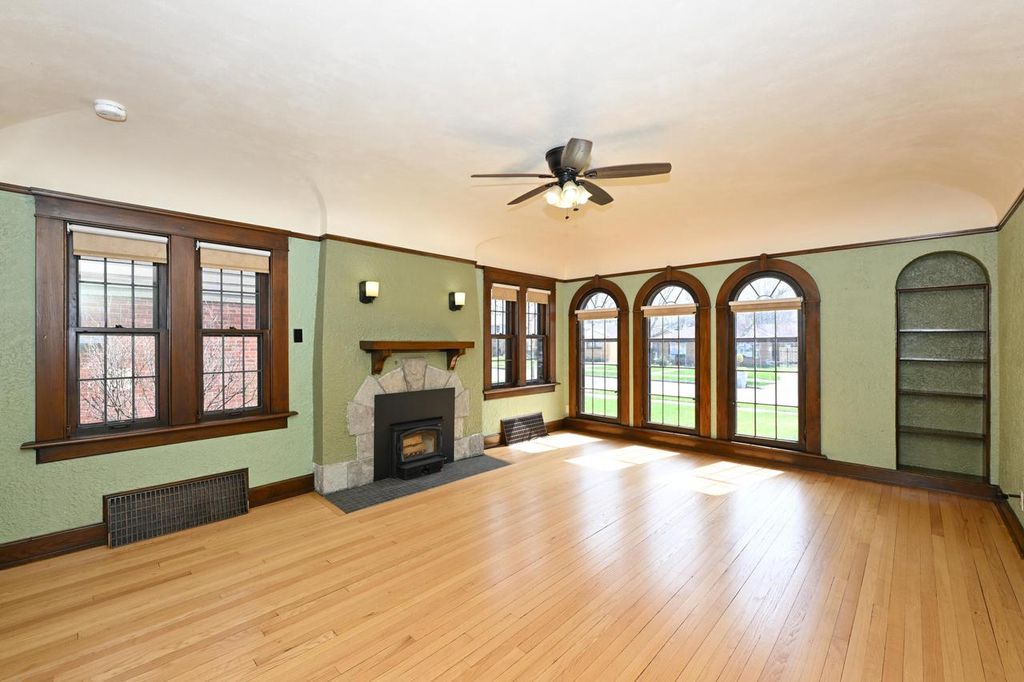 Photo of 315 N Pinecrest STREET, Milwaukee, WI 53208 (MLS # 1957869)