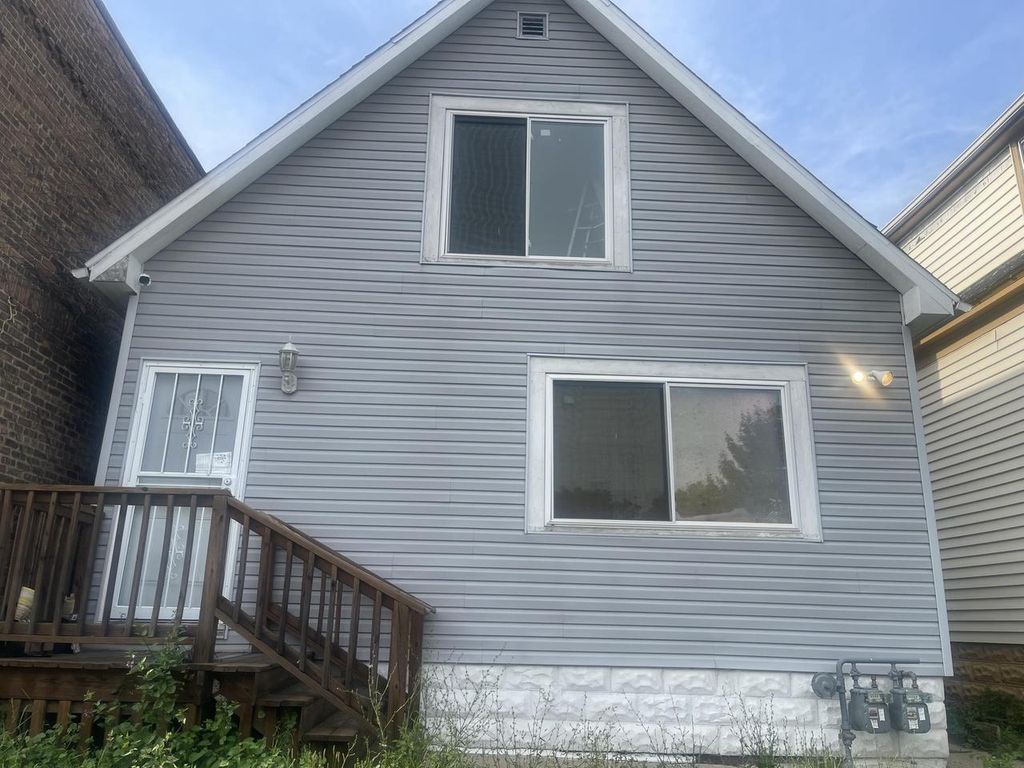 Photo of 4018 W Burliegh STREET, Milwaukee, WI 53210 (MLS # 1941731)