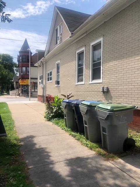 Photo of 930 E Locust STREET, Milwaukee, WI 53212 (MLS # 1984029)
