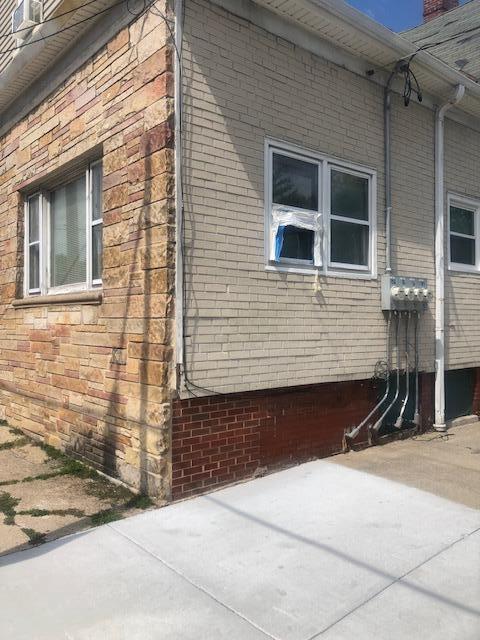 Photo of 930 E Locust STREET, Milwaukee, WI 53212 (MLS # 1984029)