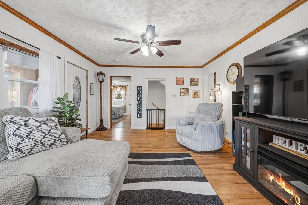 Photo of 2425 S Oakhill AVENUE, Janesville, WI 53546 (MLS # 2020729)