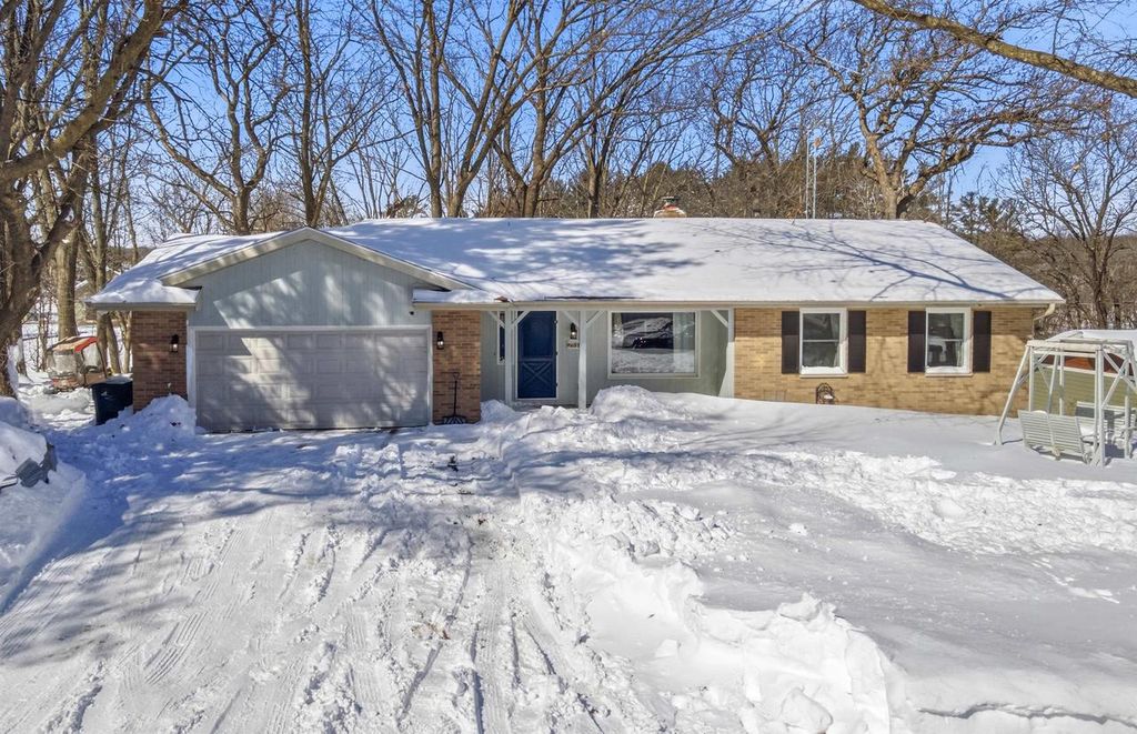 Photo of 651 Leighton ROAD, Waupaca, WI 54981 (MLS # 50322409)