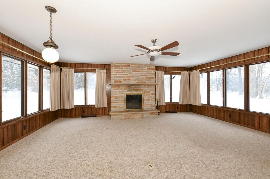 Photo of S40W26950 Oak Grove LANE, Waukesha, WI 53189 (MLS # 1944393)
