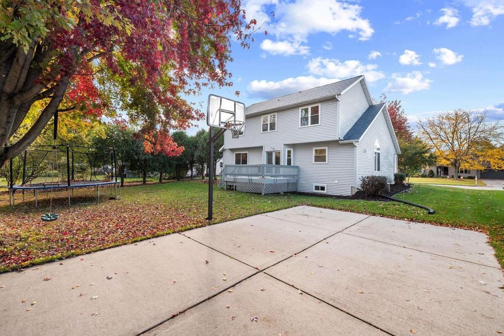 Photo of 205 E Verleen AVENUE, Waunakee, WI 53597 (MLS # 2011258)