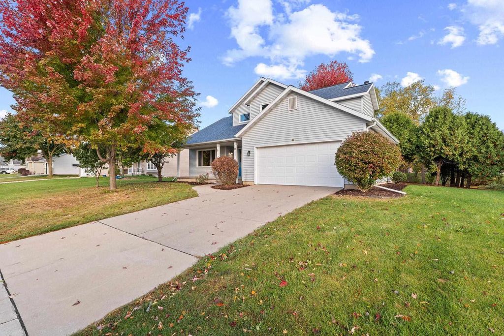 Photo of 205 E Verleen AVENUE, Waunakee, WI 53597 (MLS # 2011258)