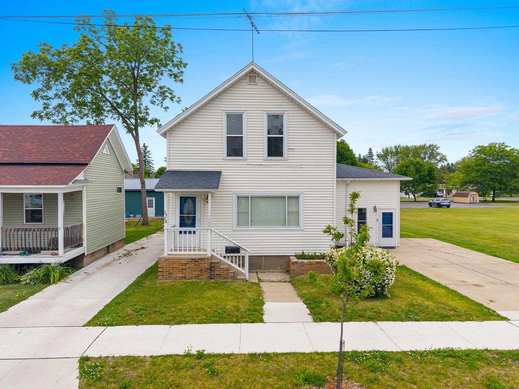 Photo of 2528 Taylor STREET, Marinette, WI 54143 (MLS # 50327125)