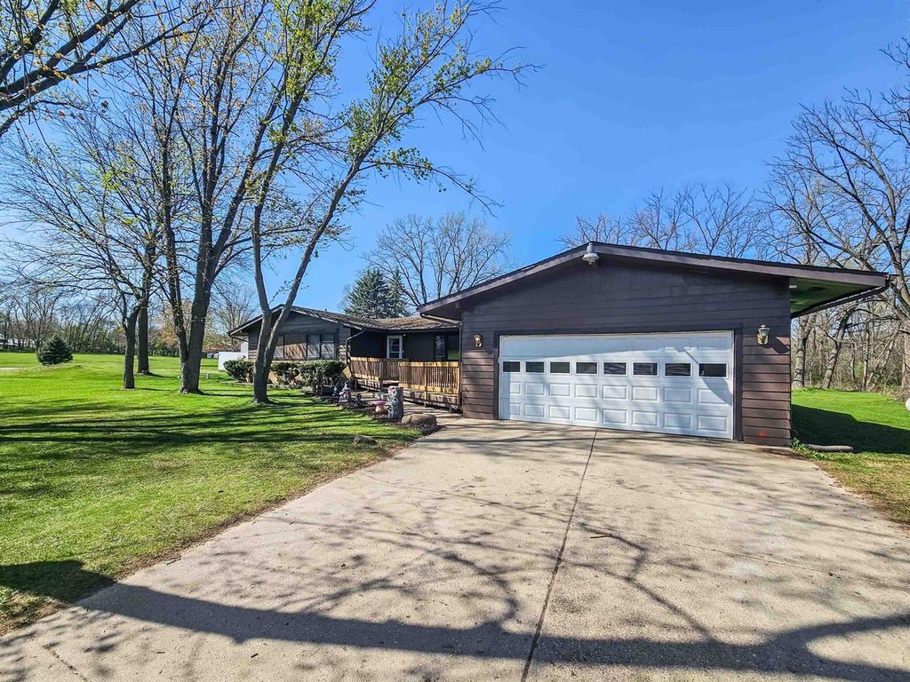 Photo of 10726 W County Road K ROAD, Beloit, WI 53511 (MLS # 2021500)
