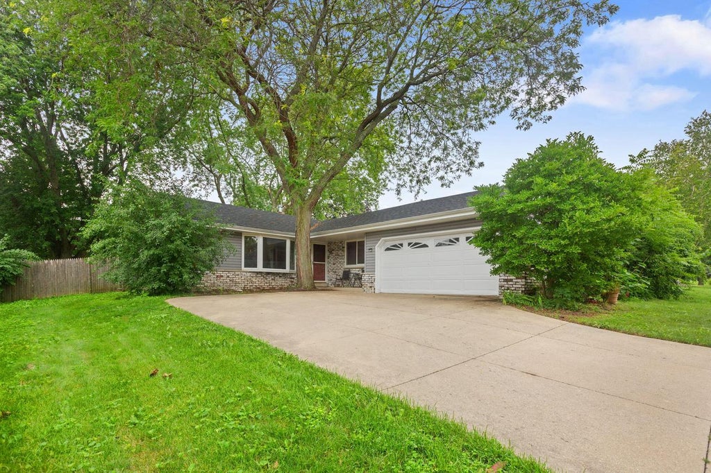 Photo of 4613 87th PLACE, Kenosha, WI 53142 (MLS # 1975115)