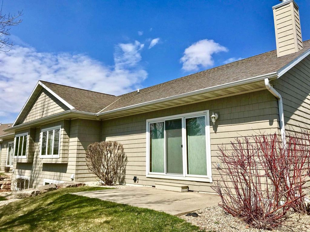 Photo of 1442 Rushmore CIRCLE, De Pere, WI 54115 (MLS # 50323694)