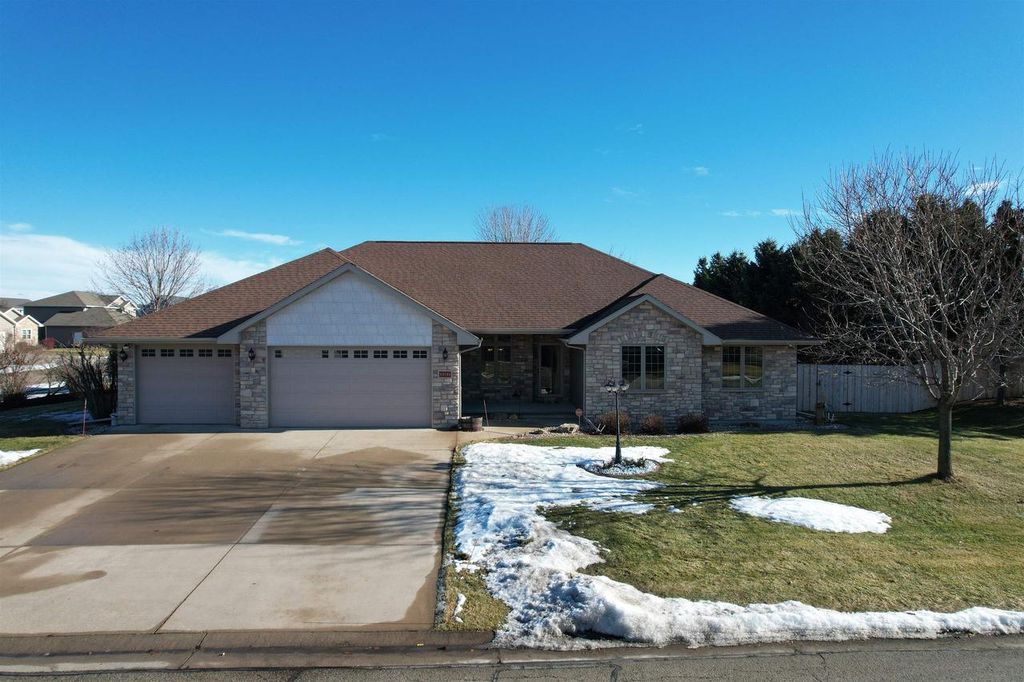 Photo of N9106 Hedgerow DRIVE, Appleton, WI 54915 (MLS # 2014825)