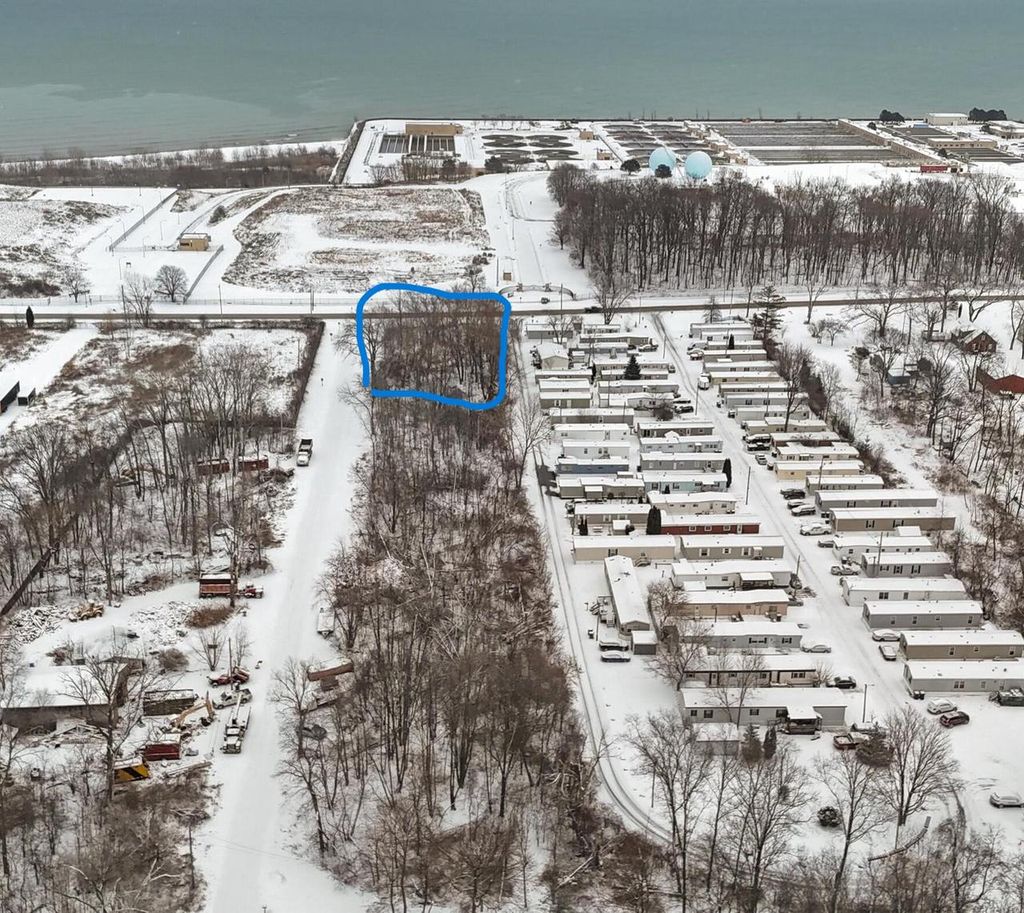 Photo of 8465 S 5th AVENUE, Oak Creek, WI 53154 (MLS # 1946446)