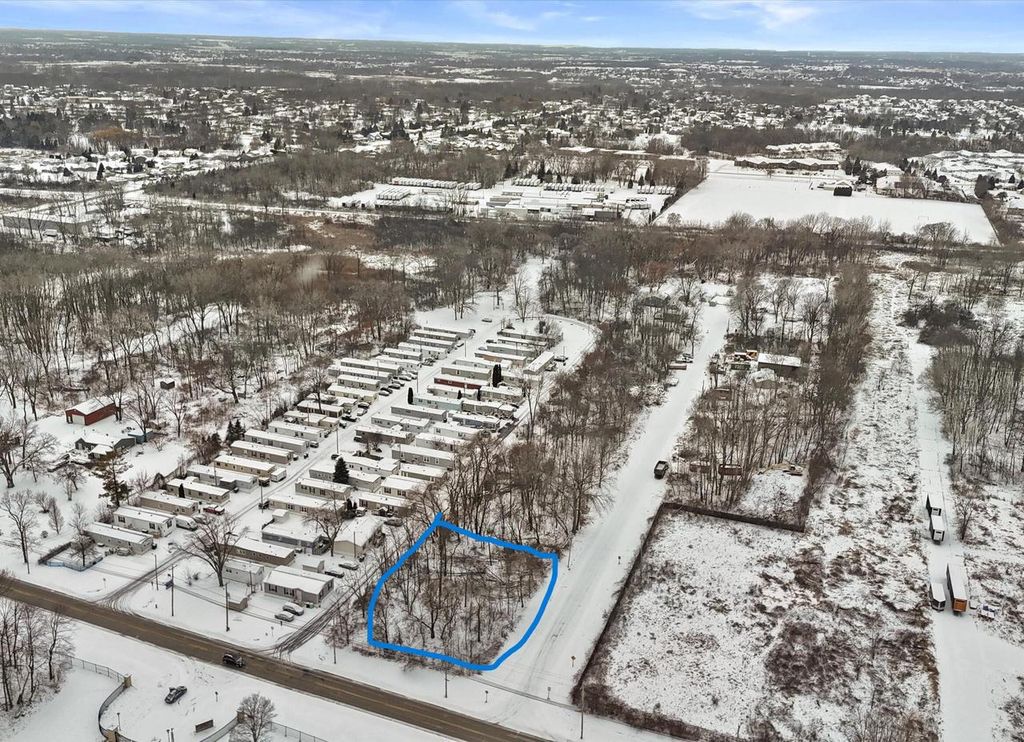 Photo of 8465 S 5th AVENUE, Oak Creek, WI 53154 (MLS # 1946446)