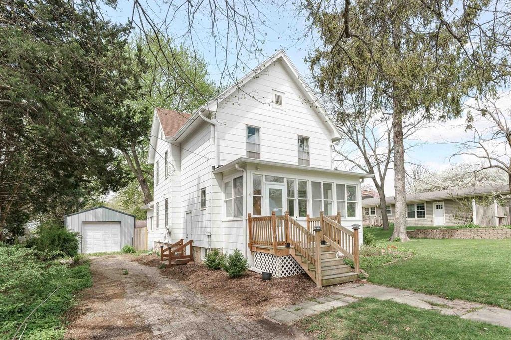 Photo of 212 Madison AVENUE, Deforest, WI 53532 (MLS # 2021273)