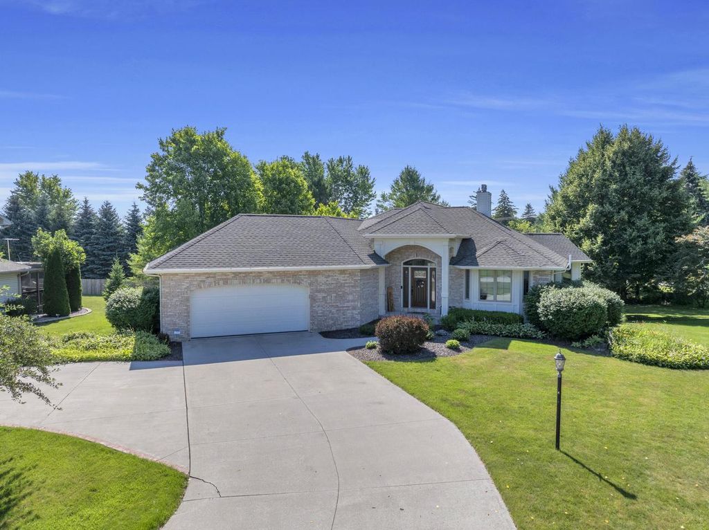 Photo of N6141 Woodland Meadows DRIVE, Sheboygan, WI 53083 (MLS # 1970281)