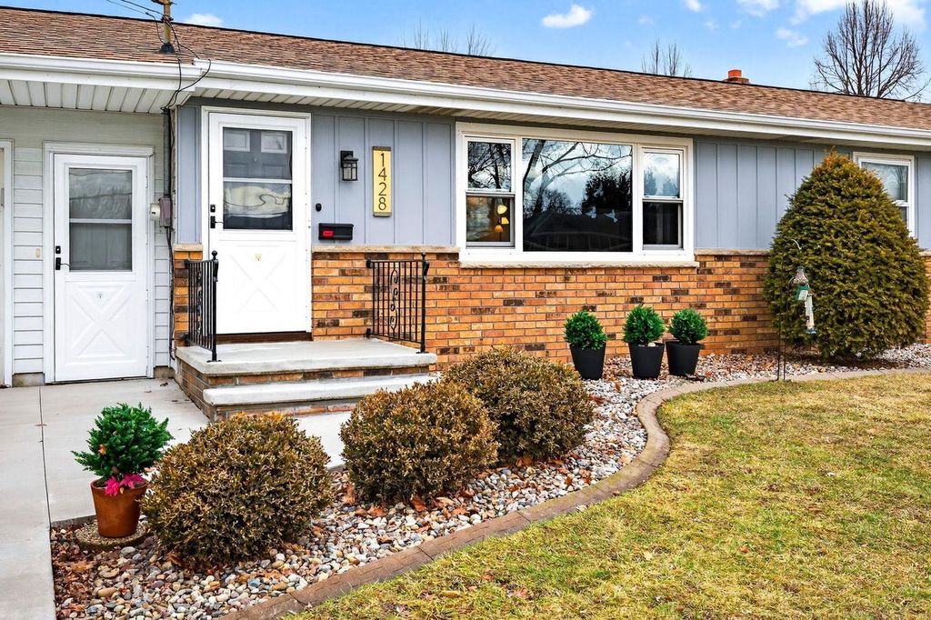 Photo of 1428 E Pershing STREET, Appleton, WI 54911 (MLS # 50321338)