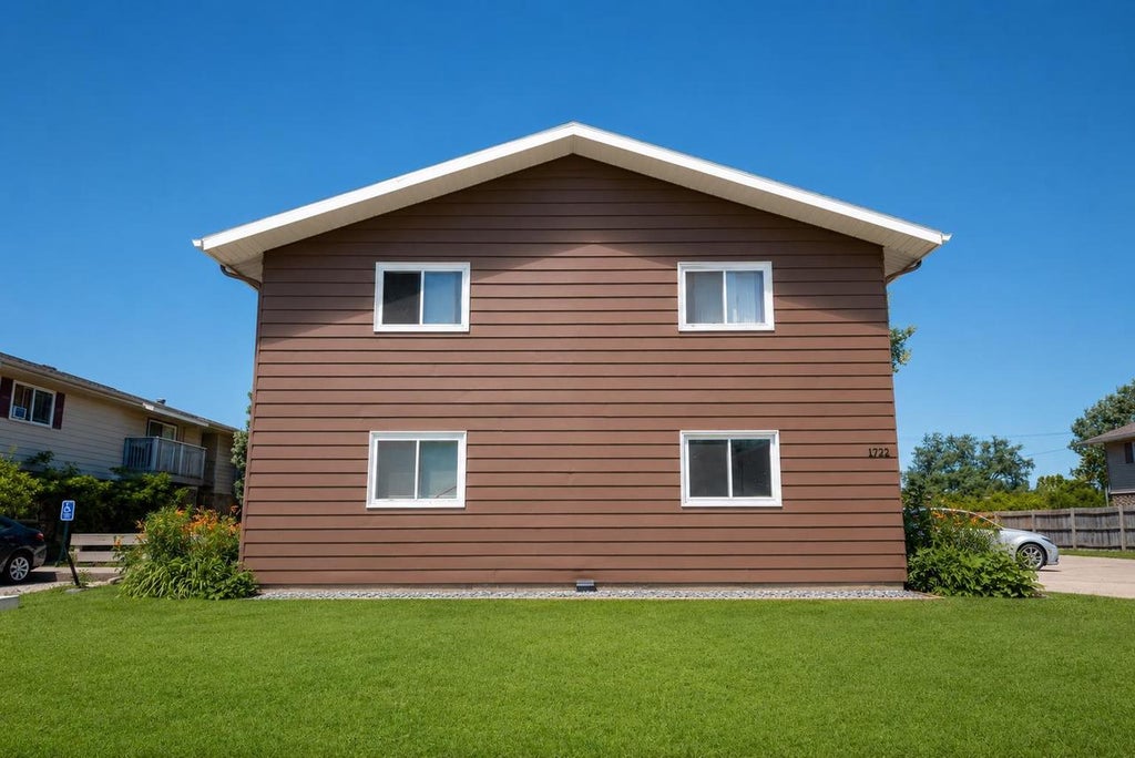 Photo of 1722 Onsgard ROAD, Madison, WI 53704 (MLS # 2026628)