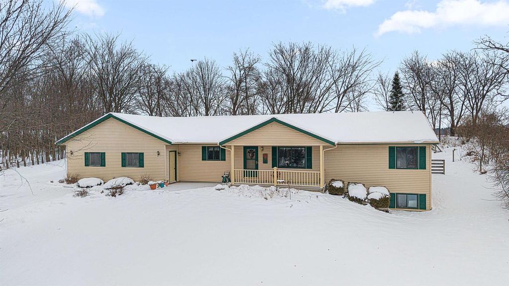 Photo of N8569 Ridge Creek ROAD, Elkhart Lake, WI 53020 (MLS # 50318967)