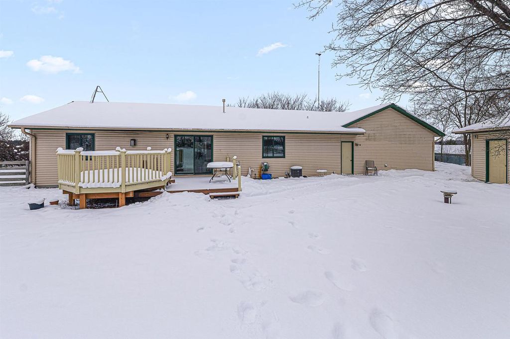 Photo of N8569 Ridge Creek ROAD, Elkhart Lake, WI 53020 (MLS # 50318967)