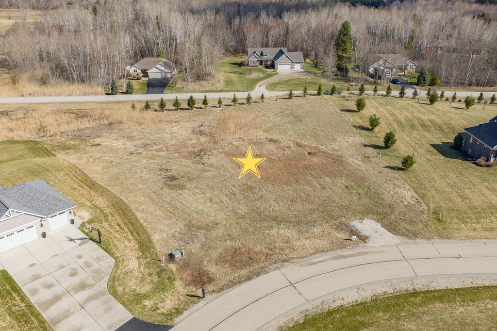 Photo of 2835 Stone Creek CIRCLE, Suamico, WI 54313 (MLS # 50323645)