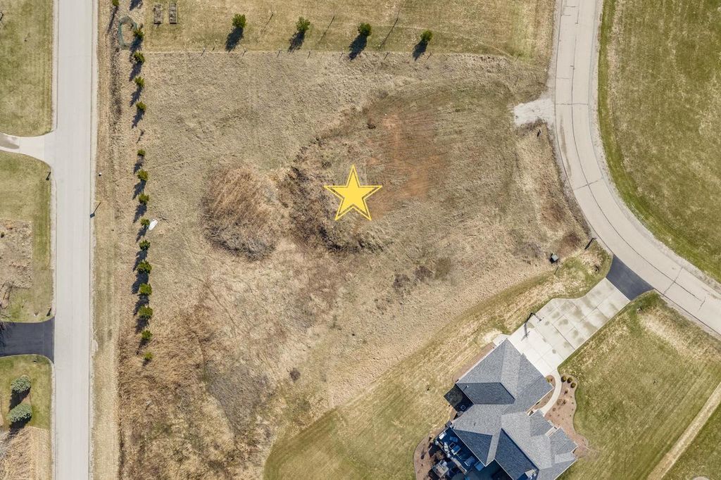 Photo of 2835 Stone Creek CIRCLE, Suamico, WI 54313 (MLS # 50323645)