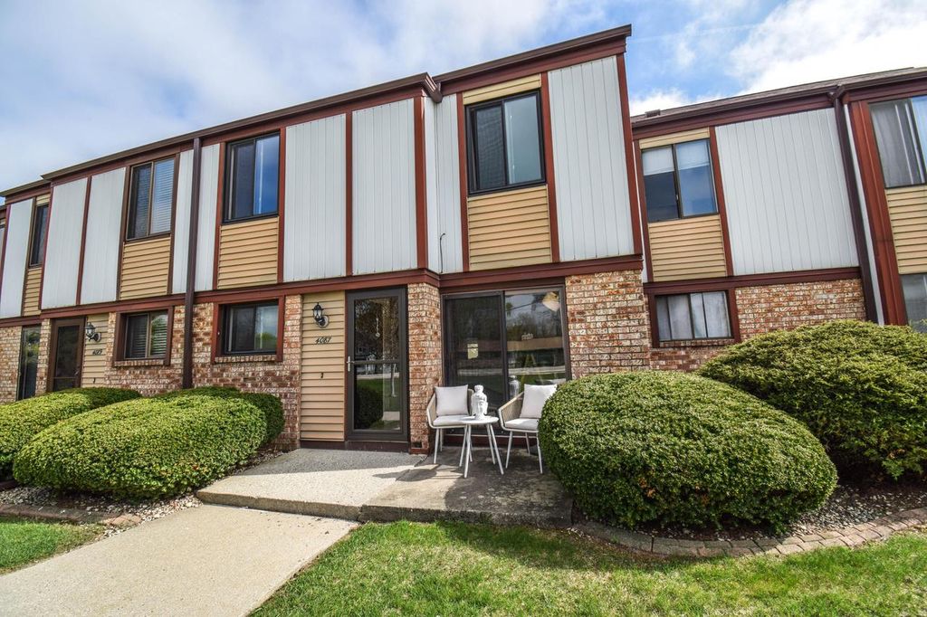 Photo of 4087 W College AVENUE, Milwaukee, WI 53221 (MLS # 1959763)