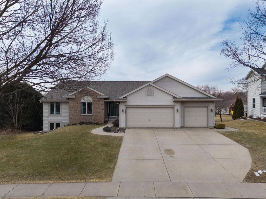 Photo of 708 S 2nd STREET, Mount Horeb, WI 53572 (MLS # 2015905)