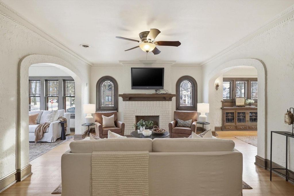 Photo of 4101 N Morris BOULEVARD, Shorewood, WI 53211 (MLS # 1947412)