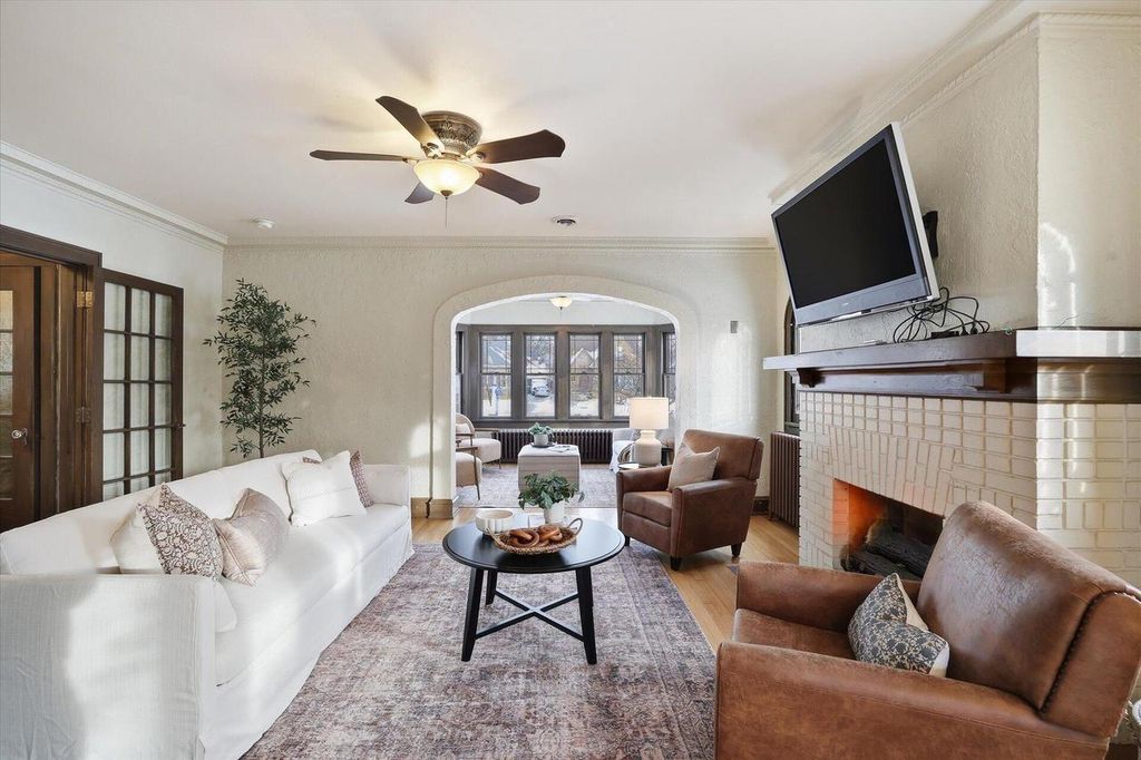 Photo of 4101 N Morris BOULEVARD, Shorewood, WI 53211 (MLS # 1947412)