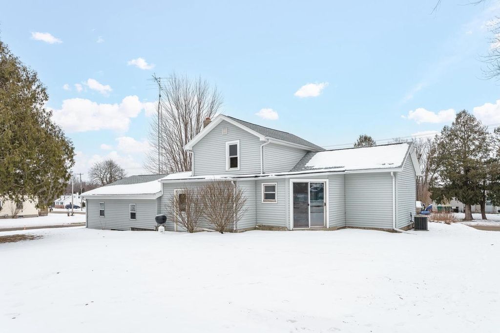 Photo of 1104 W Fulton STREET, Edgerton, WI 53534 (MLS # 2016145)