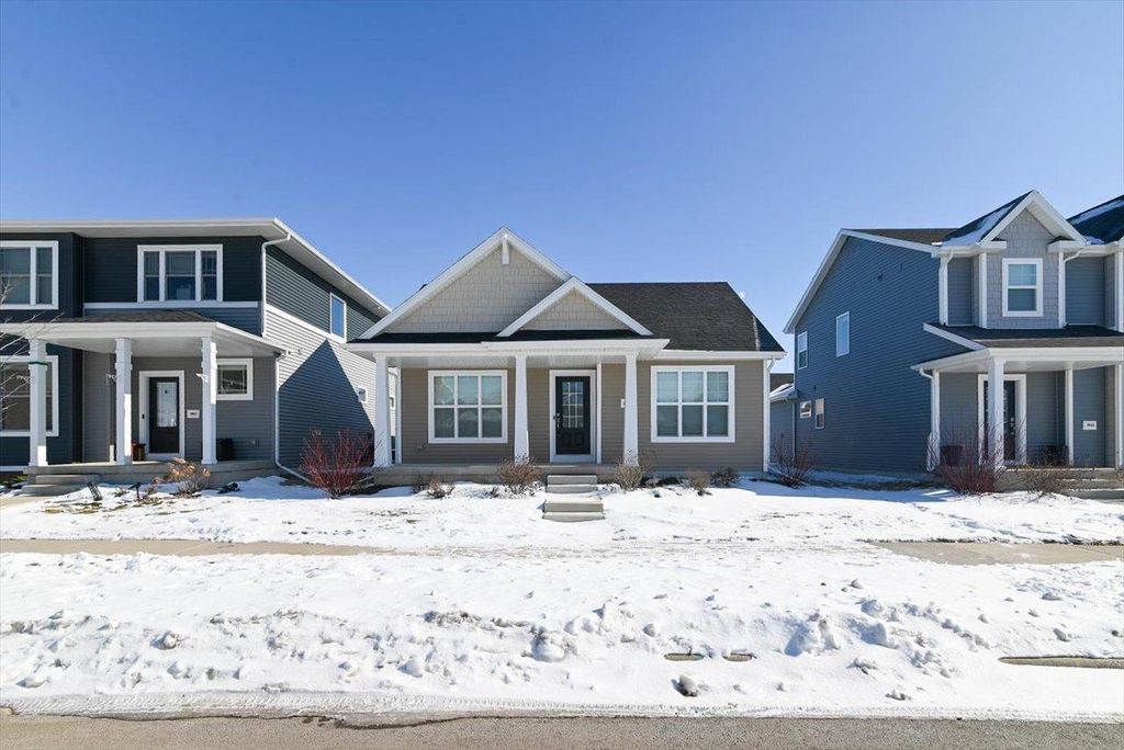 Photo of 5949 Vintage Birch WAY, Mcfarland, WI 53558 (MLS # 2016097)