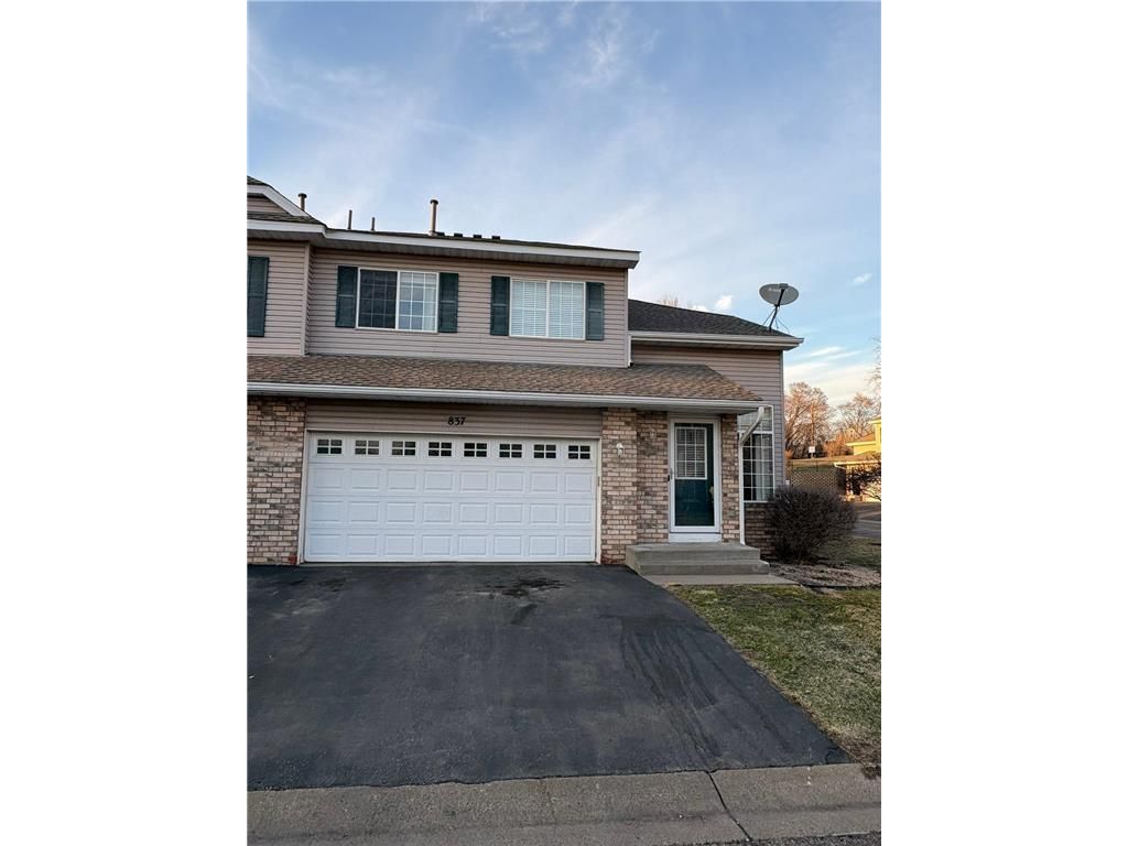 Photo of 837 Summer Pines CIRCLE, Hudson, WI 54016 (MLS # 7044395)