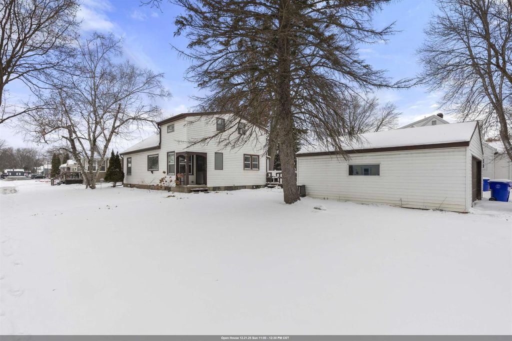 Photo of 722 E Arnold STREET, Appleton, WI 54911 (MLS # 50319083)